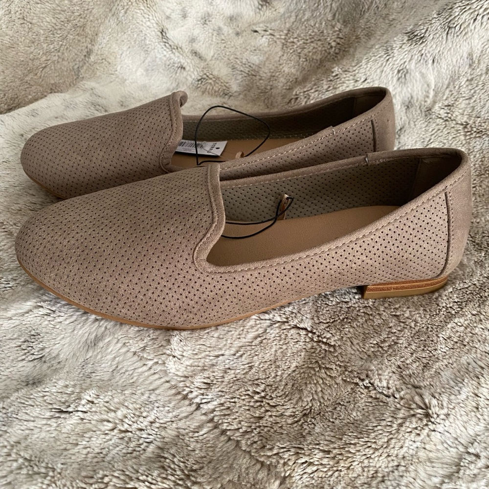Torrid, size 7.5, dark tan flats, new with tags